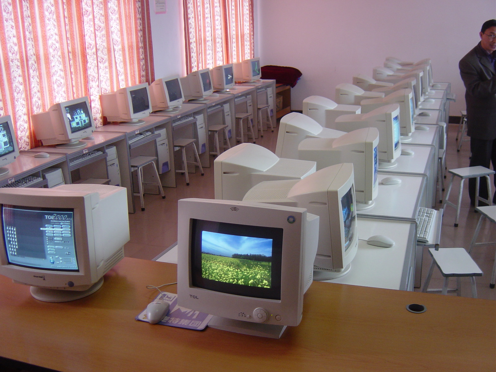 Shuang Bai TTS computer lab